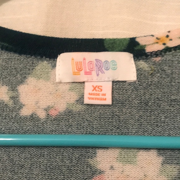 Stunning Sarah LuLaRoe Cardigan! - Picture 3 of 6